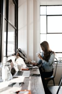 freelancer-working-as-digital-nomad