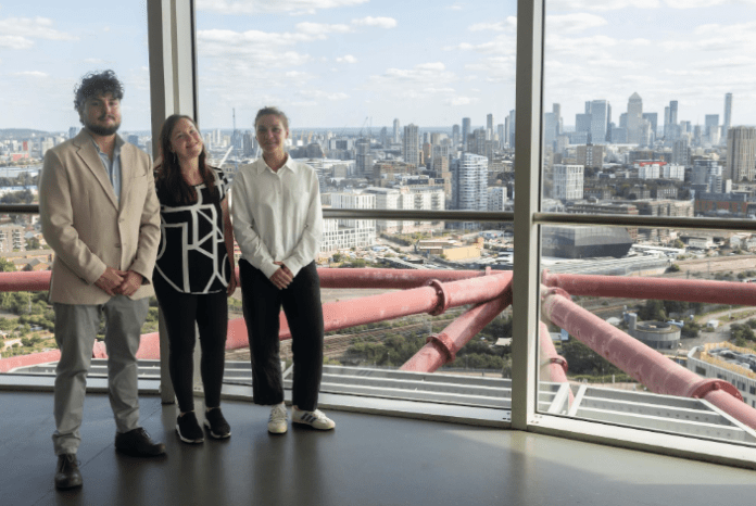 visitors-discounted-access-to-Zip-World-Londons-panoramic-viewing-platform